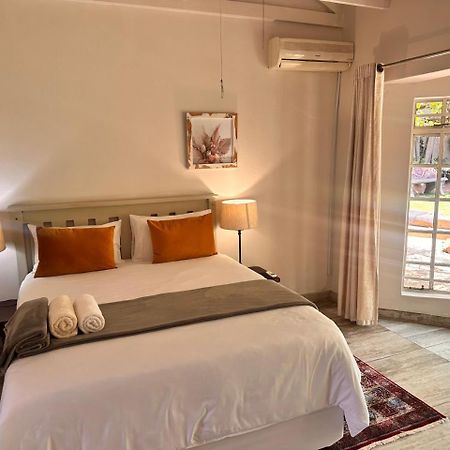 Woods Guest House มิดเดิลเบิร์ก ภายนอก รูปภาพ