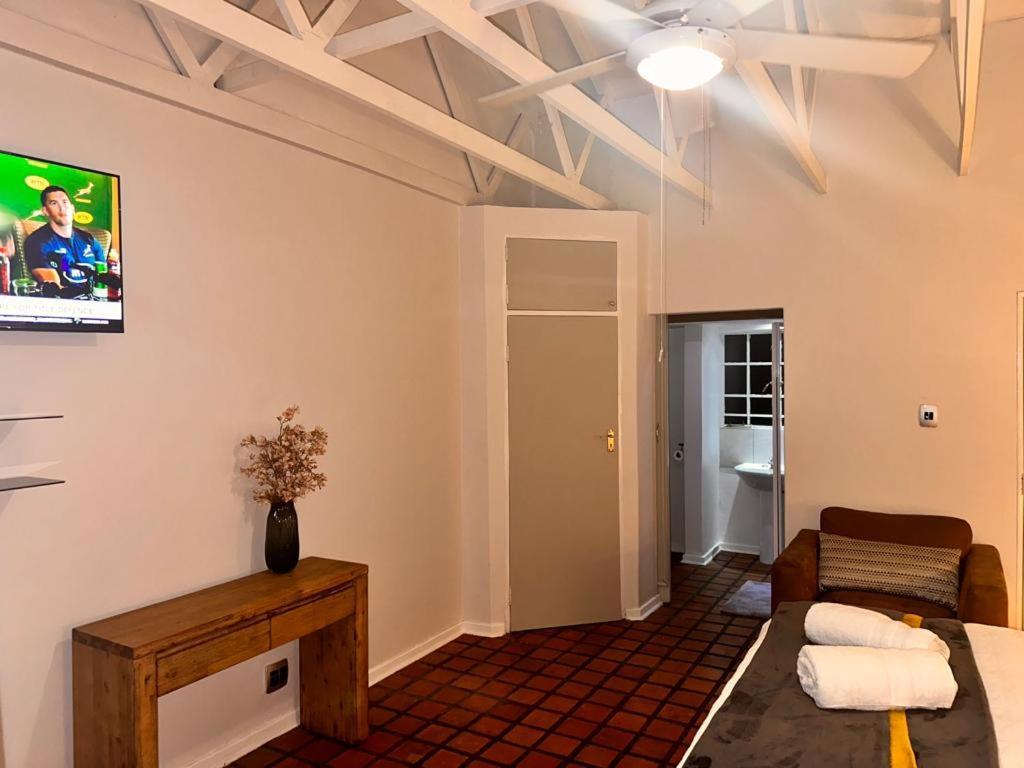Woods Guest House มิดเดิลเบิร์ก ภายนอก รูปภาพ