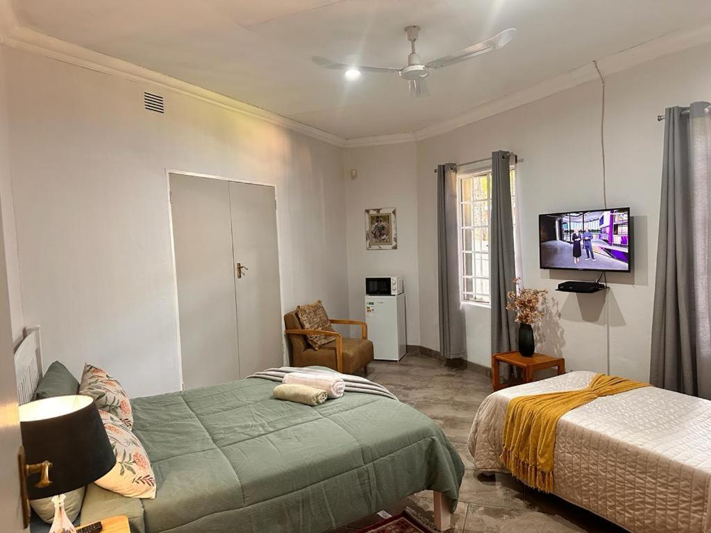 Woods Guest House มิดเดิลเบิร์ก ภายนอก รูปภาพ