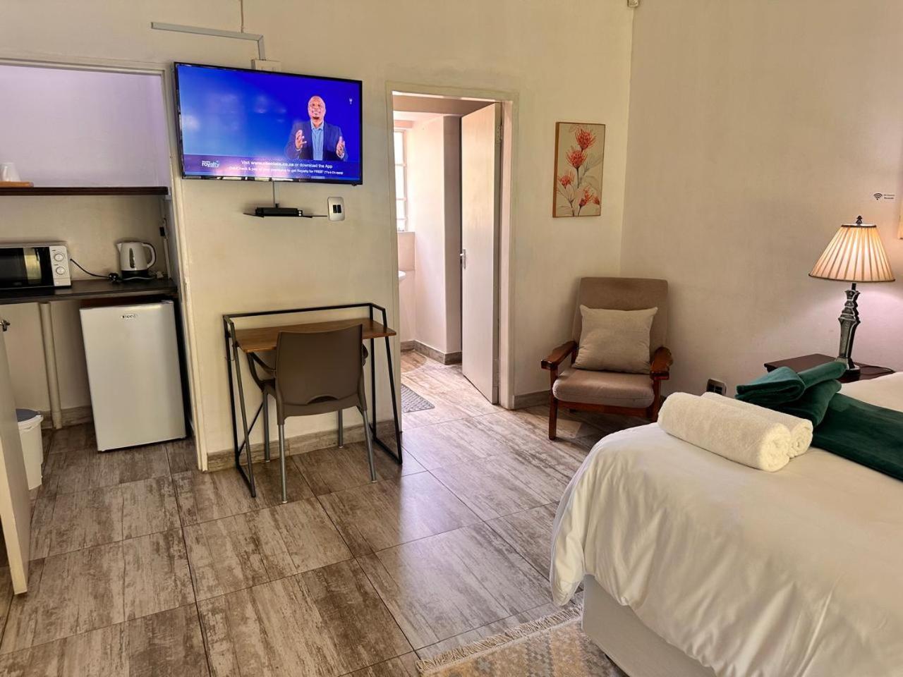 Woods Guest House มิดเดิลเบิร์ก ภายนอก รูปภาพ