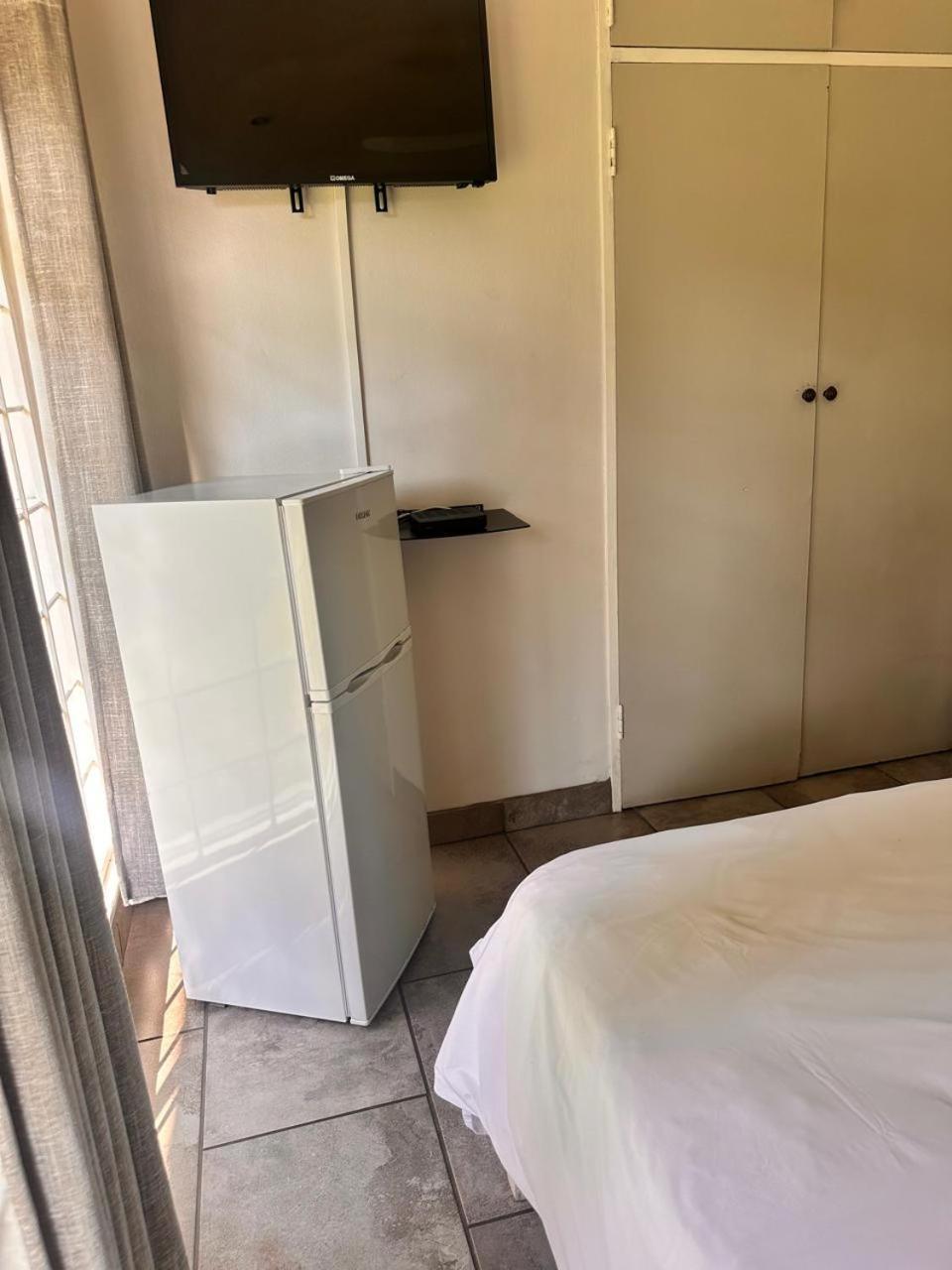 Woods Guest House มิดเดิลเบิร์ก ภายนอก รูปภาพ